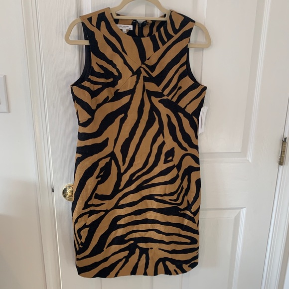 Equipment Dresses & Skirts - NWT Equipment tiger printed mid length jada dress